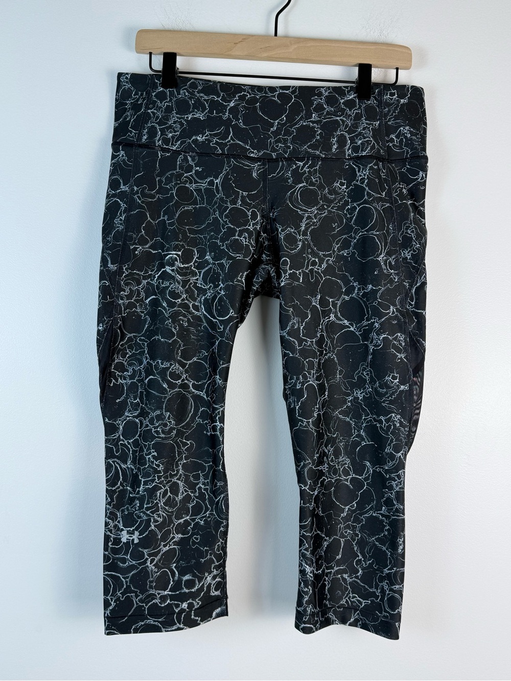 Under Armour Women's HeatGear Compression Crop Leggings